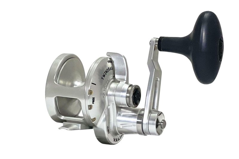 saltwater fishing reel